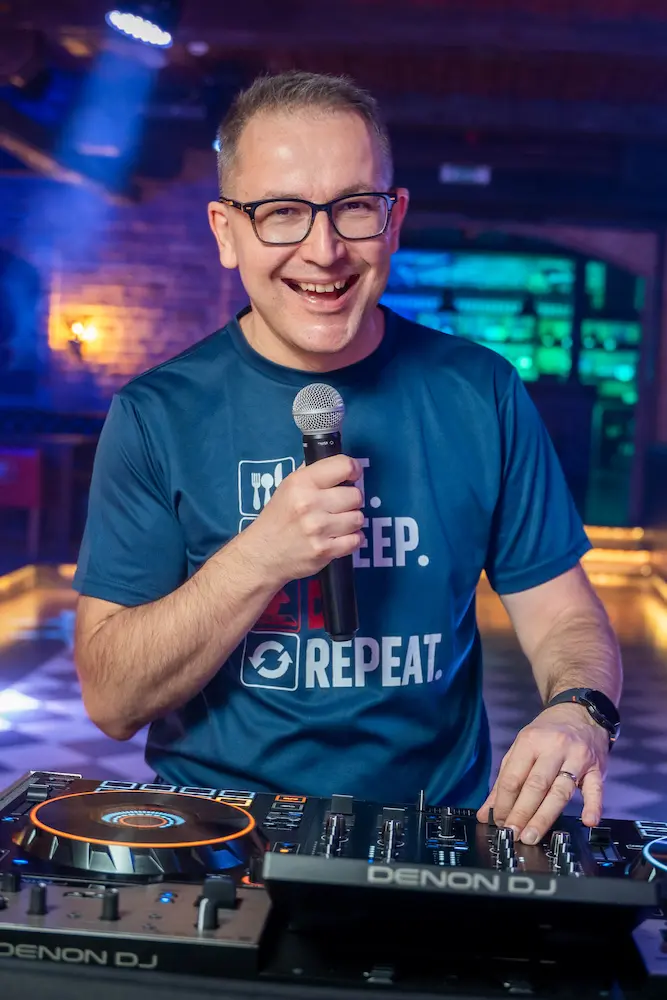 DJ PMC během klubového setu